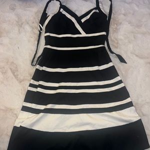 🤍White House 🖤 Black Market Striped Necktie Dress